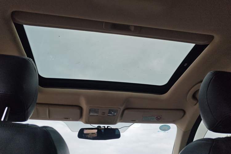 Used Dongfeng Aeolus AX7 2015 2.0L Automatic Zhiyi Trim