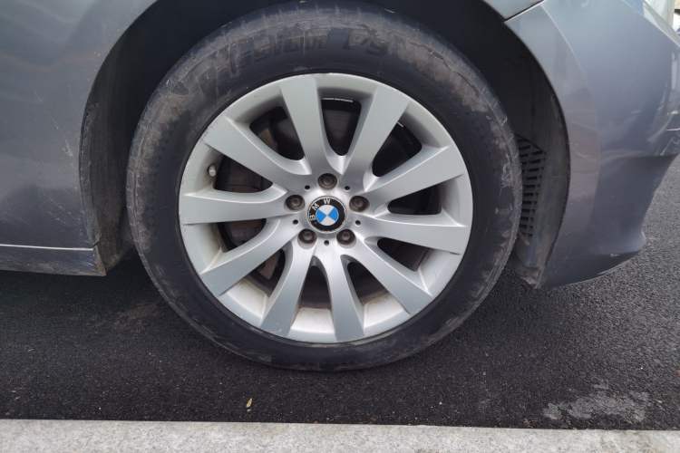 Used BMW 5 Series GT 2010 535i Leading Model Right Front Wheel Hub