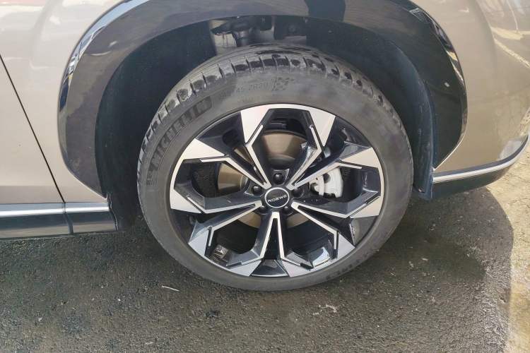 Used Roewe RX5 New Energy 2023 eRX5 Super Hybrid Prestige Edition Right Rear Wheel Hub