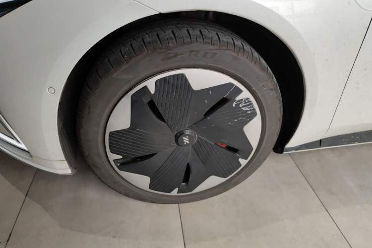 Used IM L7 2022 Dynamic Model Left Front Wheel Hub