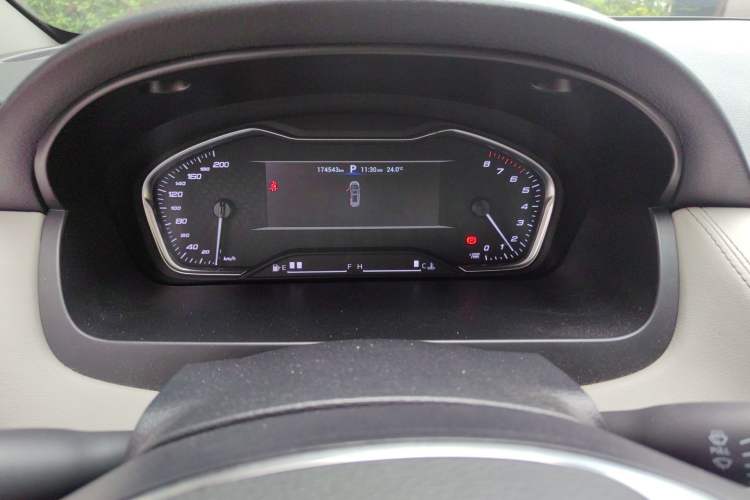 Used SAIC MAXUS G20 2021 PLUS 2.0T Gasoline Automatic ZhiZun Edition Instrument Cluster