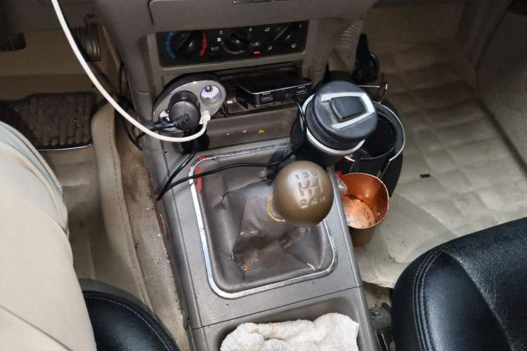 Used Dongfeng Oting 2013 2.4L Manual Two-Wheel Drive Luxury Edition