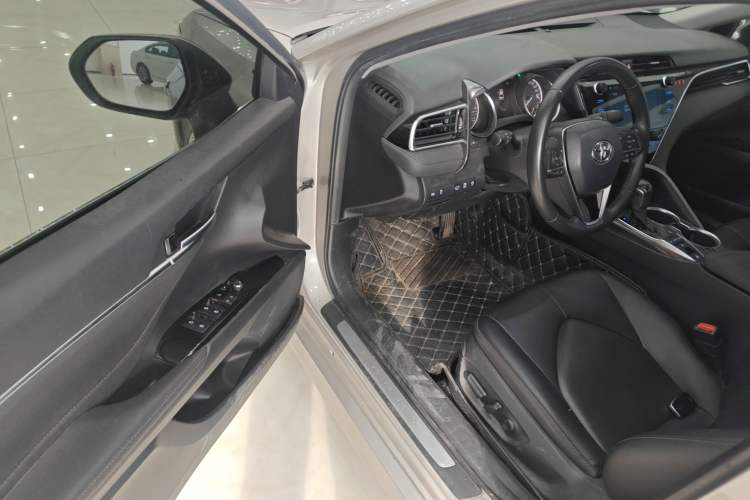 Used Toyota Camry 2019 2.5G Luxury Edition China VI Standard
