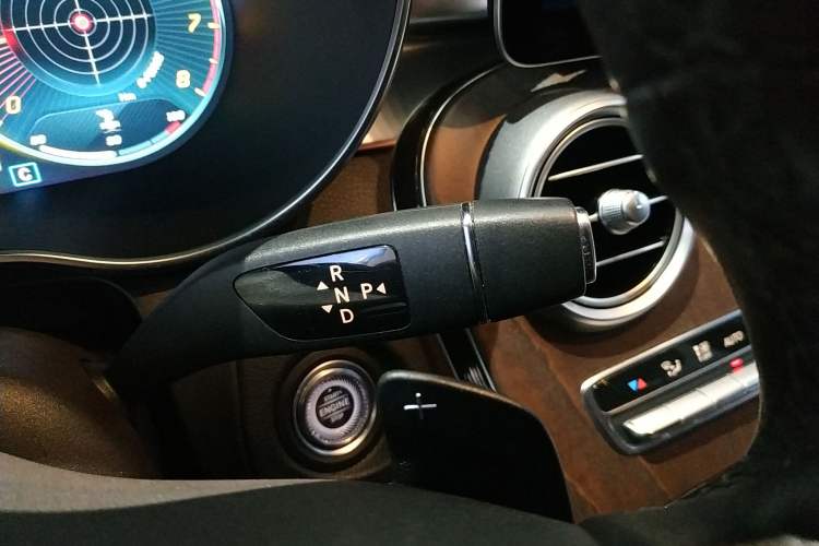 Used Mercedes-Benz GLC 2020 GLC 260 L 4MATIC Luxury Model Gear Lever