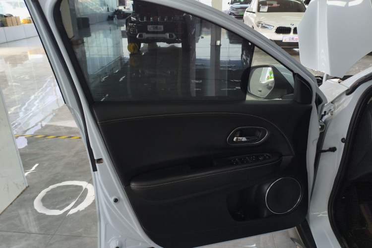 Used Everus VE-1 2022 TA Leading Edition
