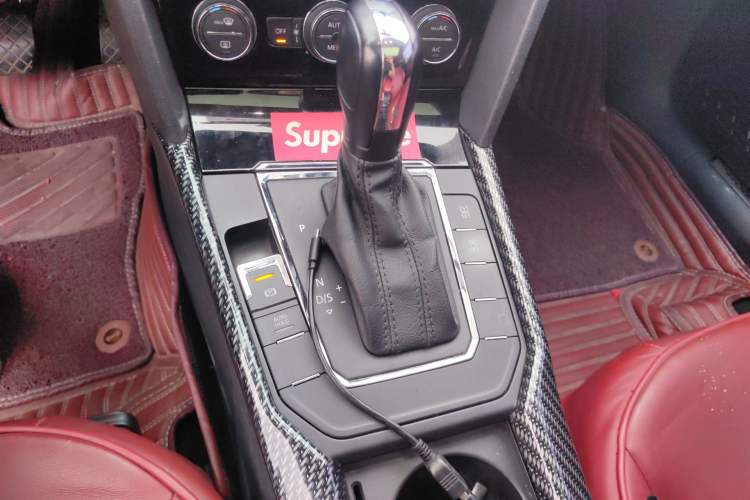 Used Volkswagen Lamando 2018 230TSI DSG Fashion Edition Gear Lever