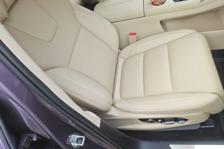 Used Hima AITO M5 2025 Extended-Range Ultra All-Wheel-Drive Version
