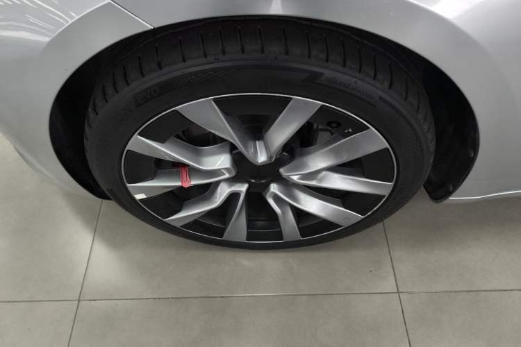 Used Tesla Model 3 2023 Long-Range All-Wheel-Drive Version