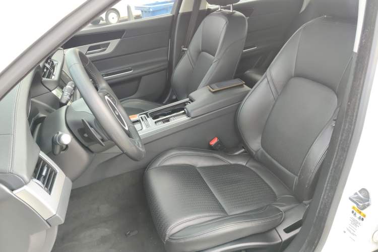 Used Jaguar XF 2016 XF 2.0T Two-Wheel-Drive Luxury Edition
