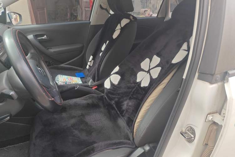 Used Volkswagen Polo 2016 1.4L Manual Fashion Model