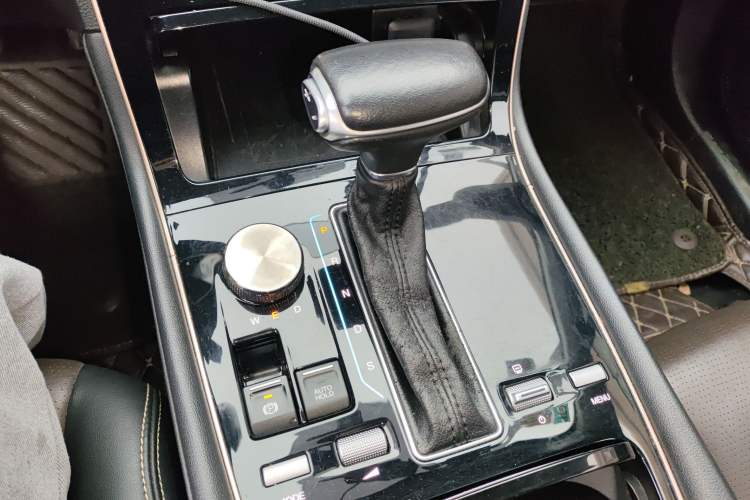 Used GAC Trumpchi GS5 2019 270T Automatic Luxury Edition Gear Lever