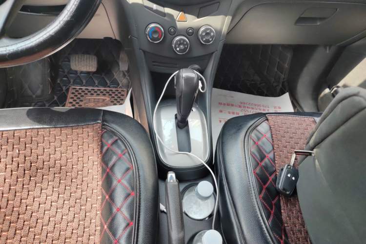 Used Chevrolet Trax 2014 1.4T Automatic Two-Wheel Drive Comfort Version Gear Lever