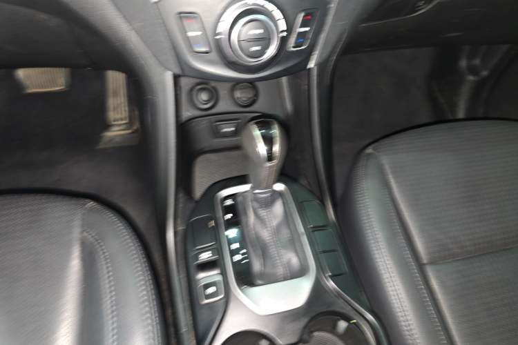 Used Hyundai Santa Fe 2013 2.4L Automatic Two-Wheel Drive Smart Version