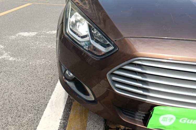 Used Ford Escort 2015 1.5L Automatic Fashion Model
