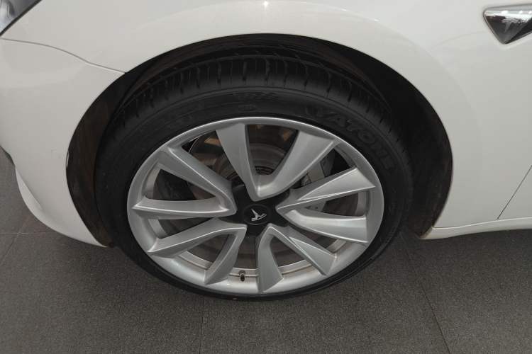 Used Tesla Model 3 2019 Standard Range Rear-Drive Upgraded Version Left Front Wheel Hub