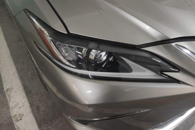 Used Lexus ES 2018 300h Premier Edition China VI Standard
