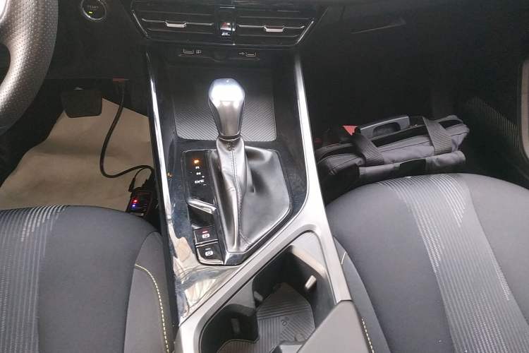 Used Roewe i5 2021 1.5L CVT Platinum Edition
