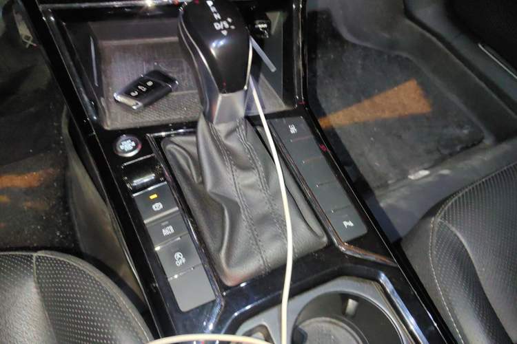 Used Volkswagen Passat 2020 Revised Version 330TSI Luxury Edition China VI Standard