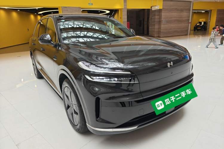 Used ONVO Luxeed L90 2025 Model—Ultra Six-Seater Version
