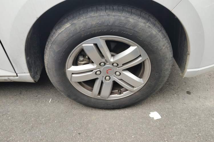 Used Wuling Hongguang PLUS 2019 1.5T Manual Luxury 7-Seater Right Front Wheel Hub