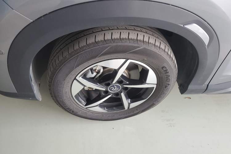 Used BYD Yuan UP 2025 Intelligent Driving Version 401 km Beyond-Range Edition
