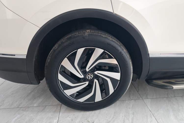 Used Volkswagen Tiguan L 2022 330TSI Automatic Two-Wheel Drive Smart Edition Right Rear Wheel Hub