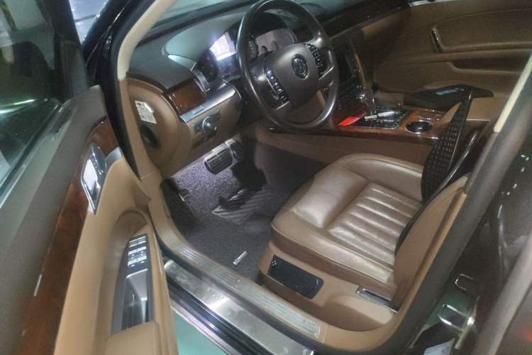 Used Volkswagen Phaeton 2015 3.0L Smart Edition Driver Seat