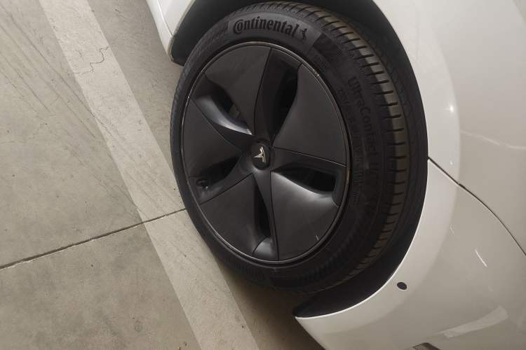 Used Tesla Model 3 2019 Long-Range Rear-Wheel-Drive Version
