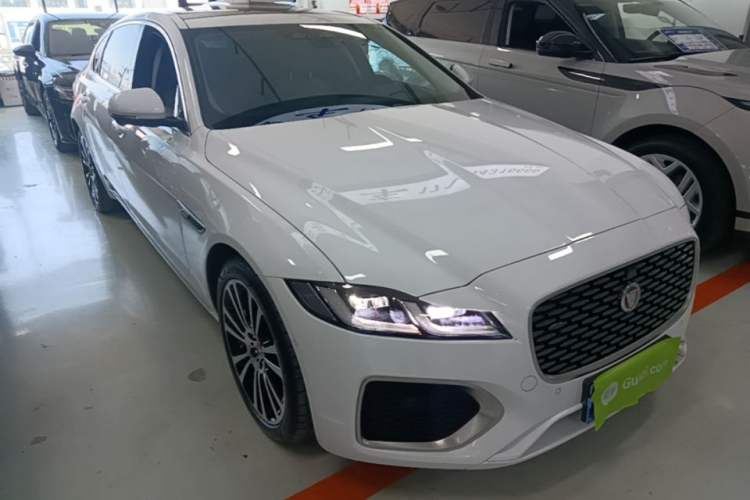 Used Jaguar XFL 2025 Model—2.0T P250, Two-Wheel Drive, Premium Luxury Edition
