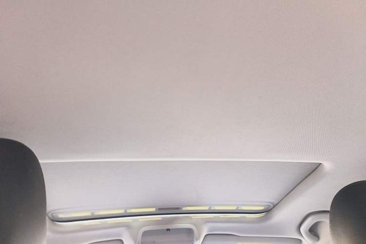 Used Volkswagen Sagitar 2015 230TSI Automatic Luxury Model
