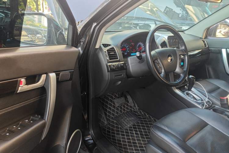 Used Chevrolet Captiva 2014 2.4L 4x4 Flagship Edition 7 Seats
