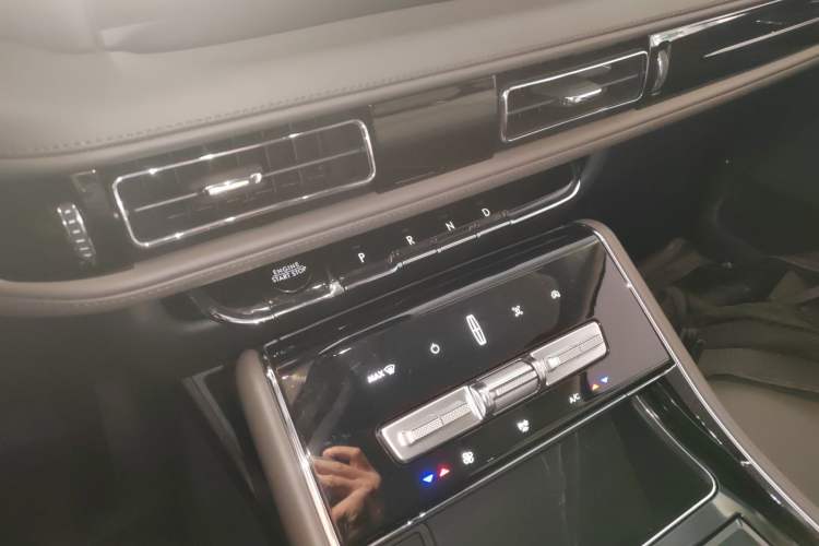 Used Lincoln Aviator 2024 3.0T V6 All-Wheel-Drive Luxury Edition Six Seats