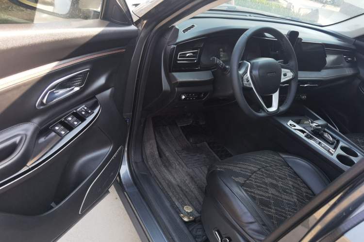 Used CHANGAN OSHAN X7 PLUS 2022 1.5T Blue Whale Edition Automatic ZhiZun Model Driver Seat