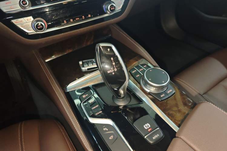 Used BMW 5 Series 2020 525Li Luxury Package Gear Lever