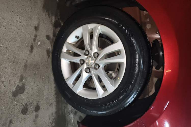 Used Chevrolet Cavalier 2016 1.5L Automatic Xinyue Edition Right Front Wheel Hub