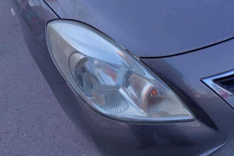 Used Nissan Sunny 2011 1.5XE Manual Comfort Edition Right Front Headlight