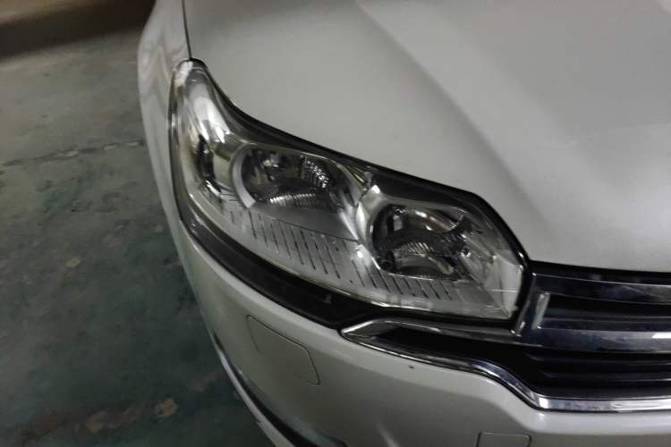 Used Citroen C5 2014 2.0L Automatic Luxury Edition Right Front Headlight