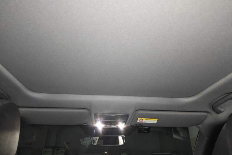 Used Honda UR-V 2017 240TURBO Two-Wheel Drive Luxury Edition China V
