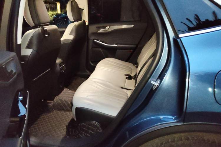 Used Ford Escape 2020 EcoBoost 245 Two-Wheel-Drive Titanium Edition
