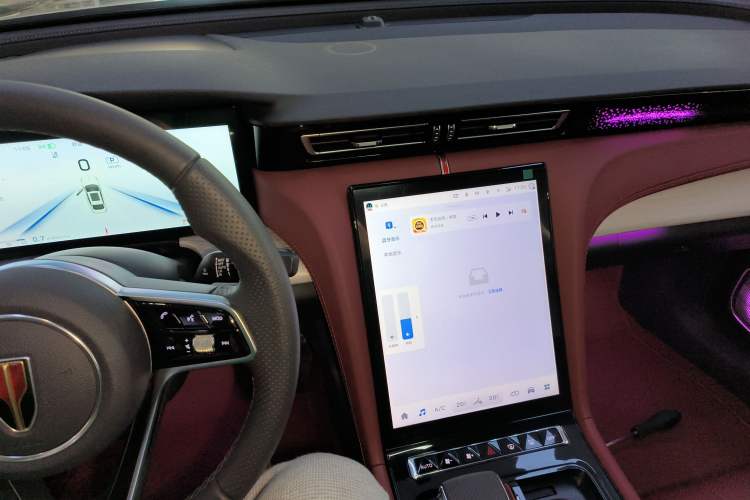 Used Hongqi H5 2025 2.0T Automatic Flag Edition – 500 000 Units Commemorative Version
