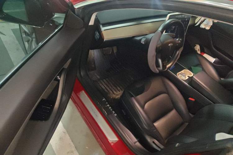 Used Tesla Model 3 2019 Long-Range All-Wheel-Drive Version
