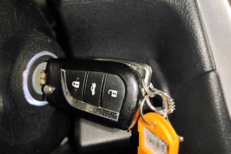 Used Toyota Camry 2016 2.0G 10th Anniversary Leading Edition
