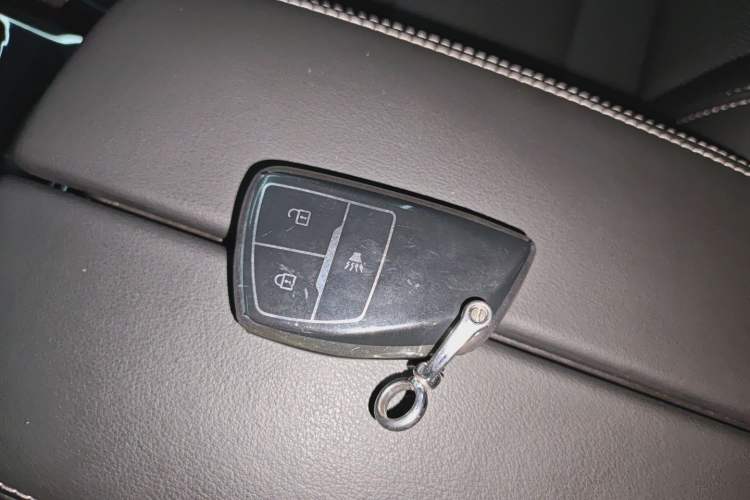 Used Buick Envision 2022 Encore S 552T Two-Wheel-Drive Luxury Model