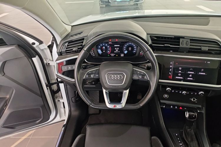 Used Audi Q3 Sportback 2020 40 TFSI Fashion Model Steering Wheel