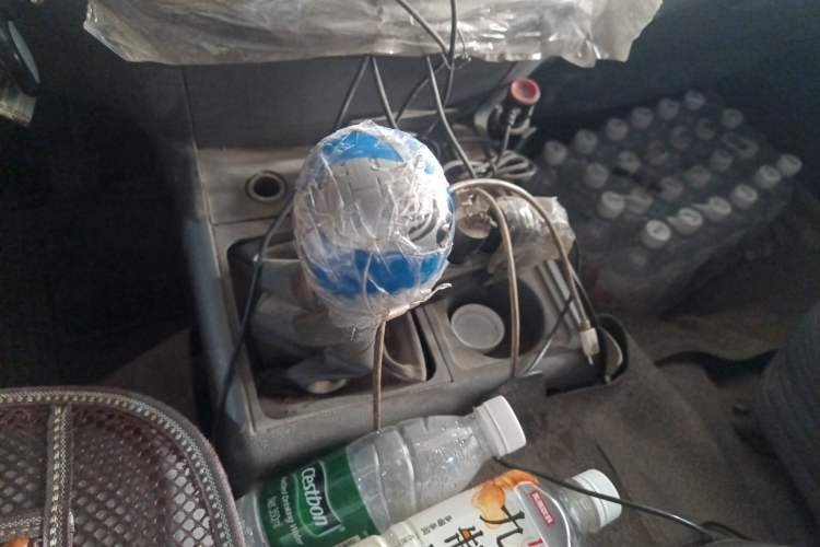 Used Jinbei Hiace 2018 2.0L Fifth-Generation Box Truck Standard Roof 2 Seats 4G19 Gear Lever