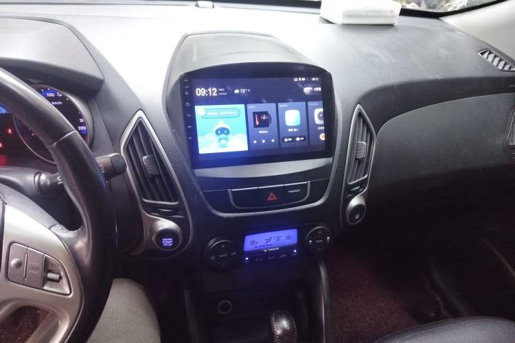 Used Hyundai ix35 2013 2.0L Automatic Two-Wheel Drive Smart GLS China IV Standard