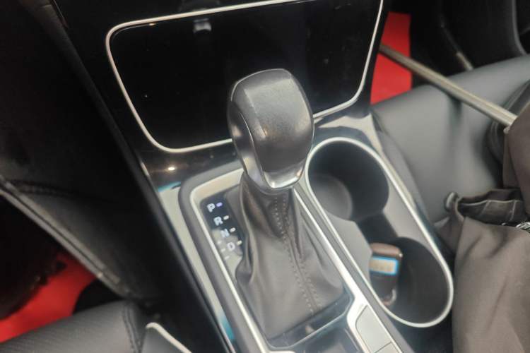 Used Hyundai Tucson 2019 280TGDi Dual-Clutch Two-Wheel Drive Fashion Edition China VI Standard Gear Lever