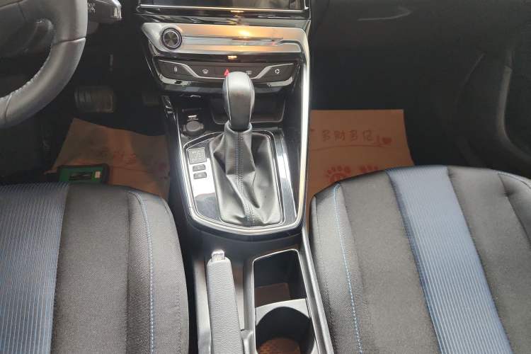 Used Peugeot 308 2019 1.6L Automatic Luxury Version China V Standard Gear Lever