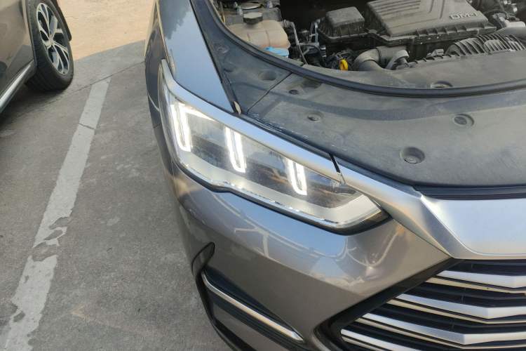 Used BYD Song Pro New Energy 2022 DM-i 110km Flagship Pro Model Right Front Headlight