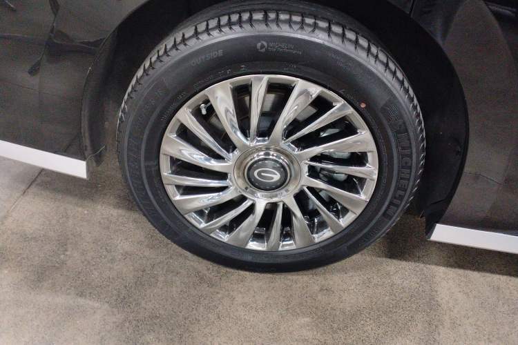 Used GAC Trumpchi M8 2023 Zongshi Series 400T Flagship Edition Right Rear Wheel Hub